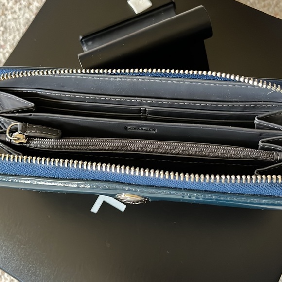 Coach Wallet - Picture 3 of 5